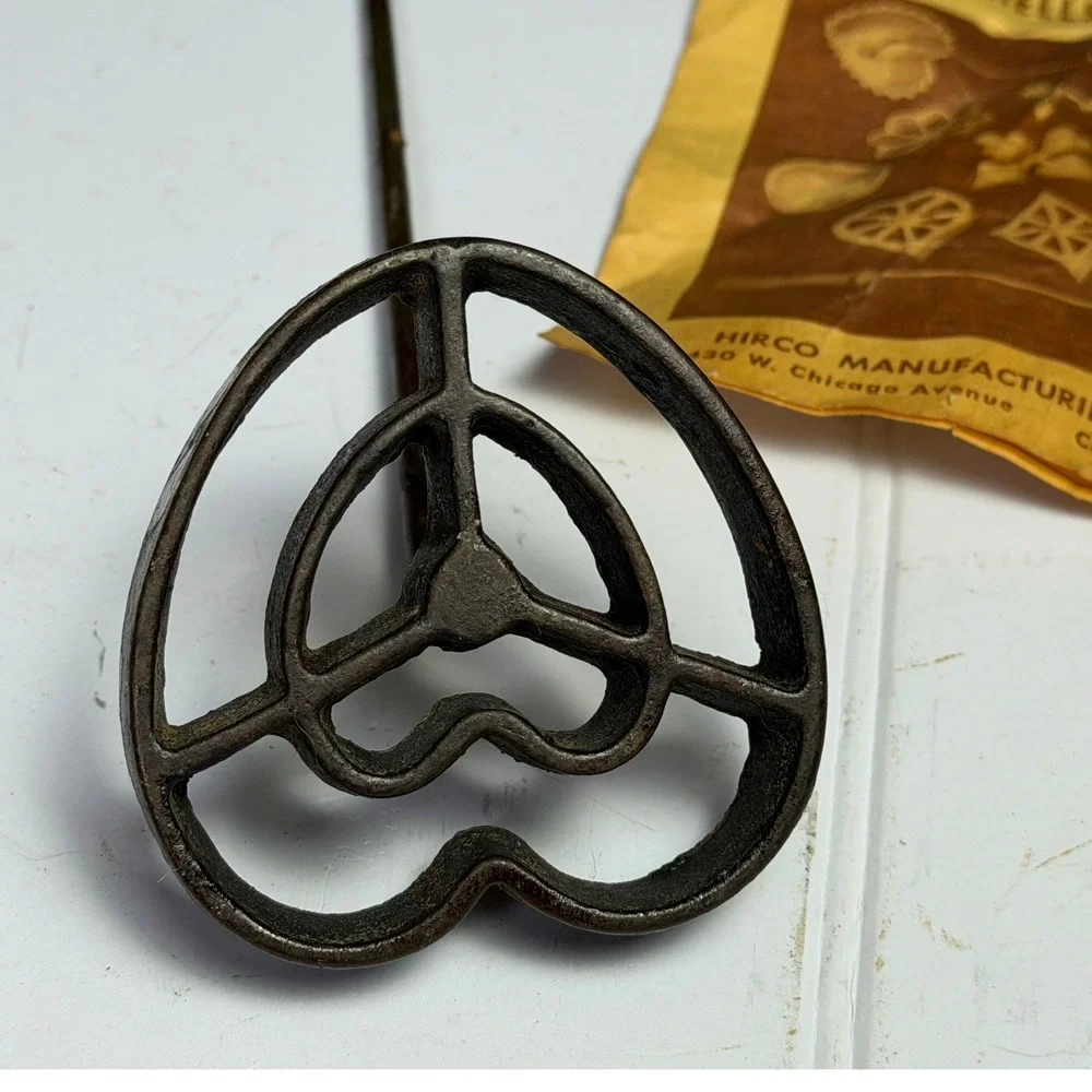 Vintage Hirco Party-Patty Rosette Iron Set-Cast Metal Molds - 15 pieces w/manual